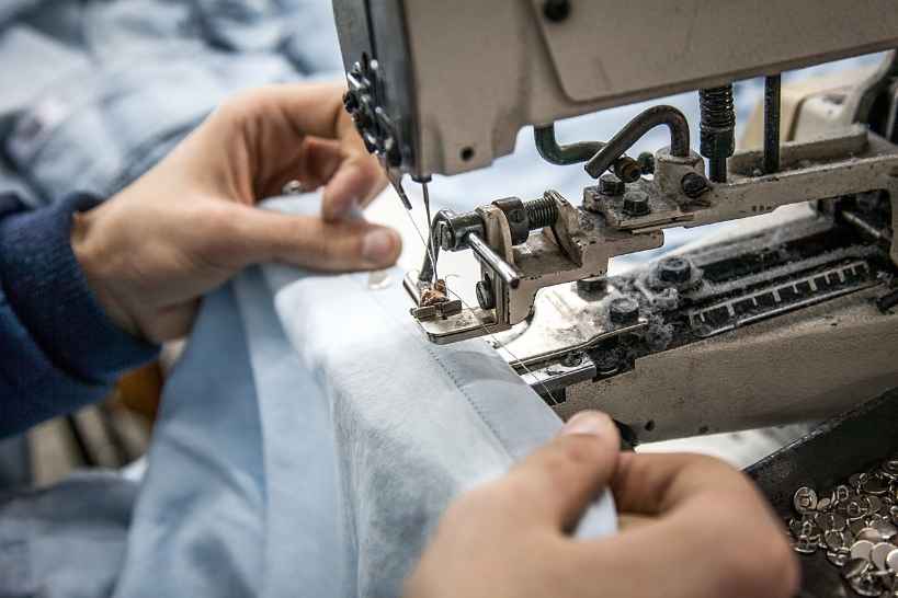 What Is A Horizontal Sewing Machine?